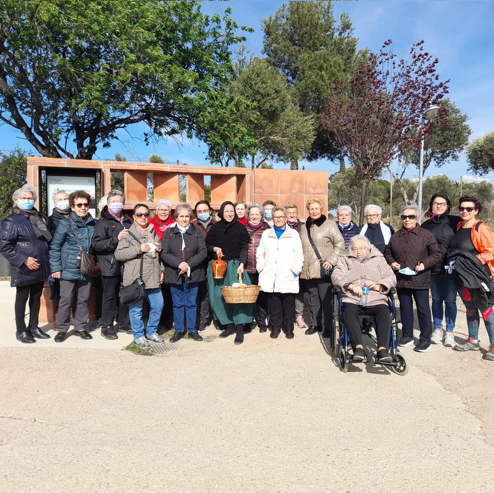 Dones ganxetes i AAVV Sol i Vista